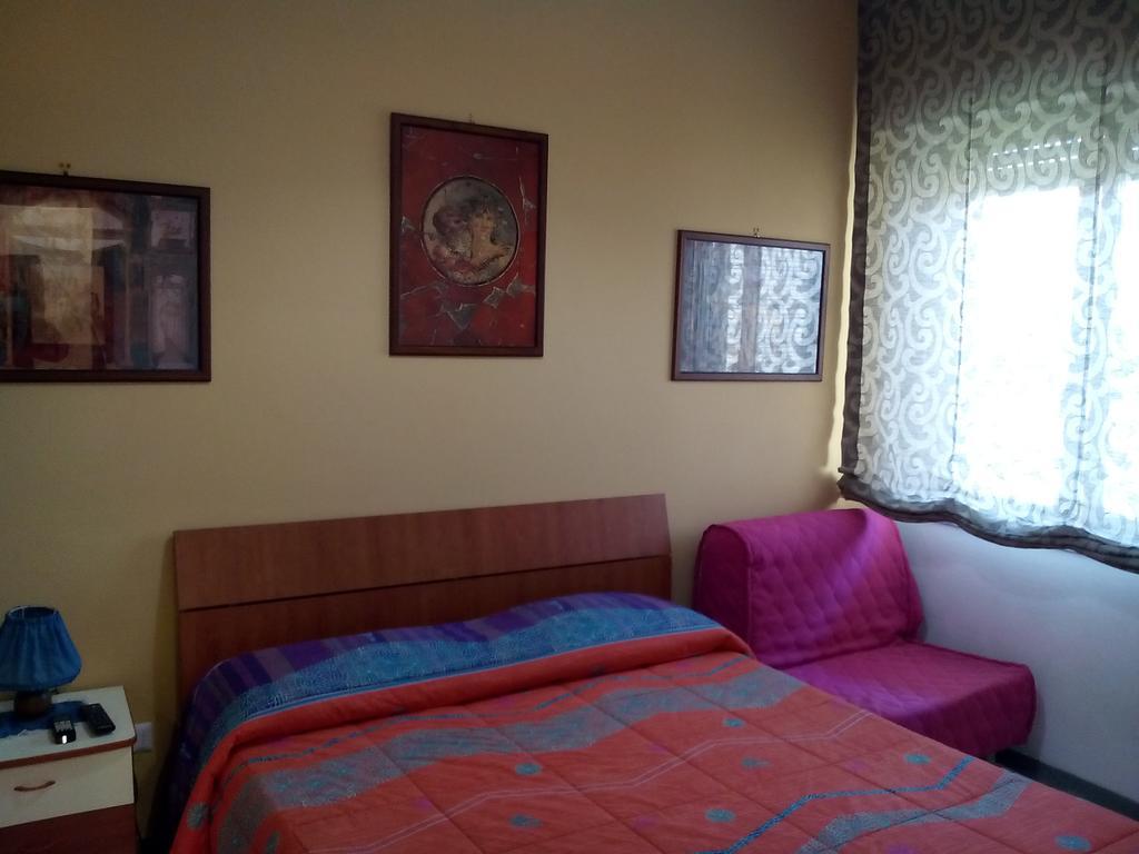 Domus Felix Bed and Breakfast Ercolano Værelse billede